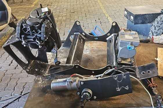 Mercedes Benz Sprinter Conversion Solution 5 定制部件支架2